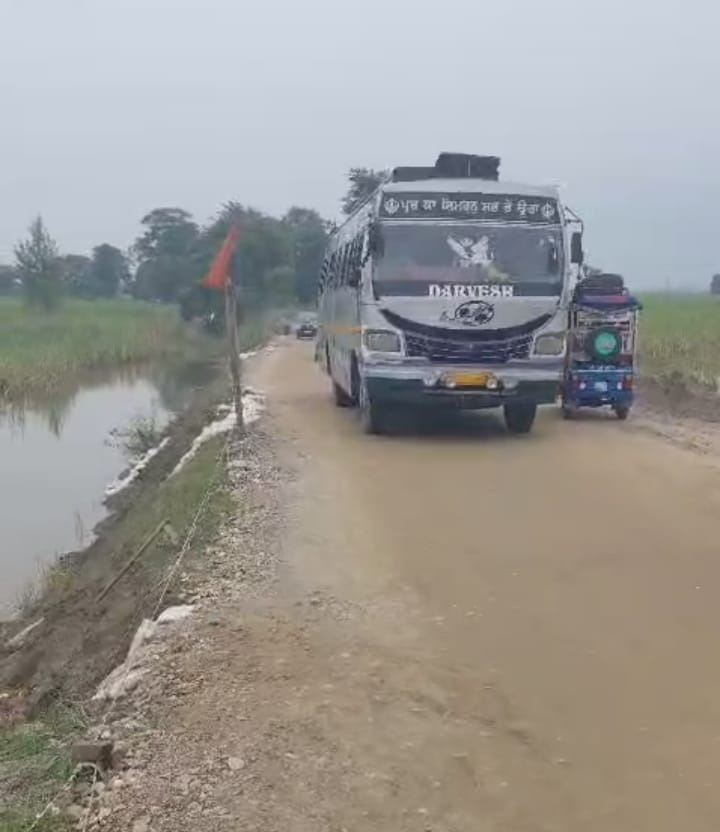 Movement of big vehicles started from Palia-Nighasan road