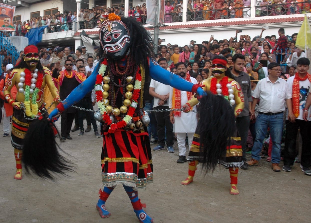 Thousands of people gathered to seek blessings of Lakhiya