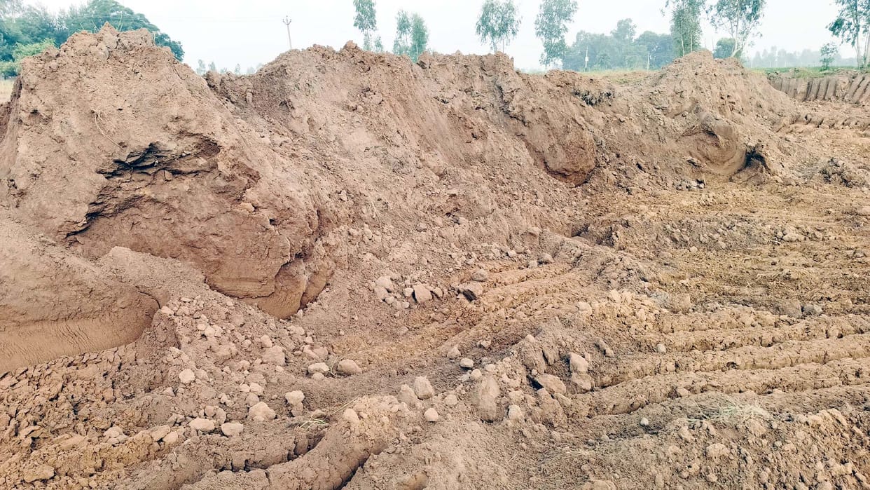 Four teenagers were buried when they went to collect mud for plastering the house death of one