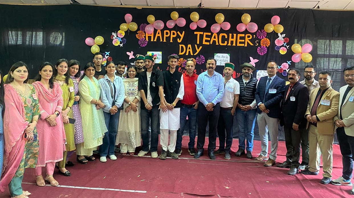 Teacher's Day celebrated in Saraswati Nagar College
