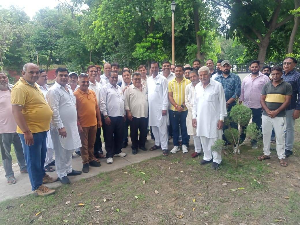 A decision will be taken on the lockdown imposed at the administrative level in the proposed Mahapanchayat on Sunday.