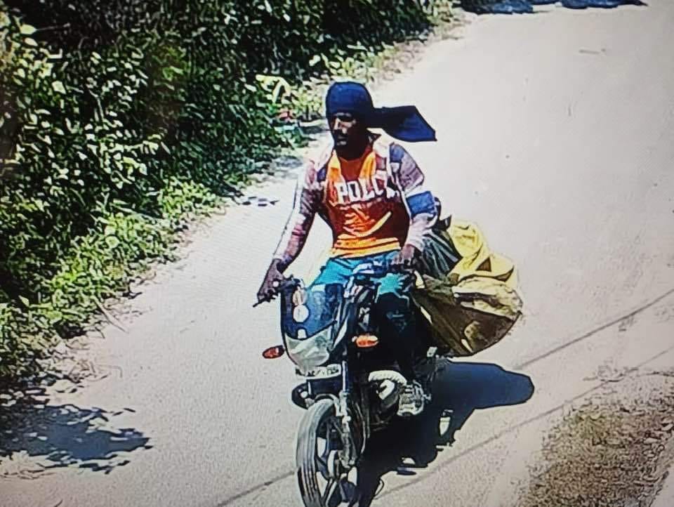 Bike rider absconds after snatching purse from woman in Pandoga