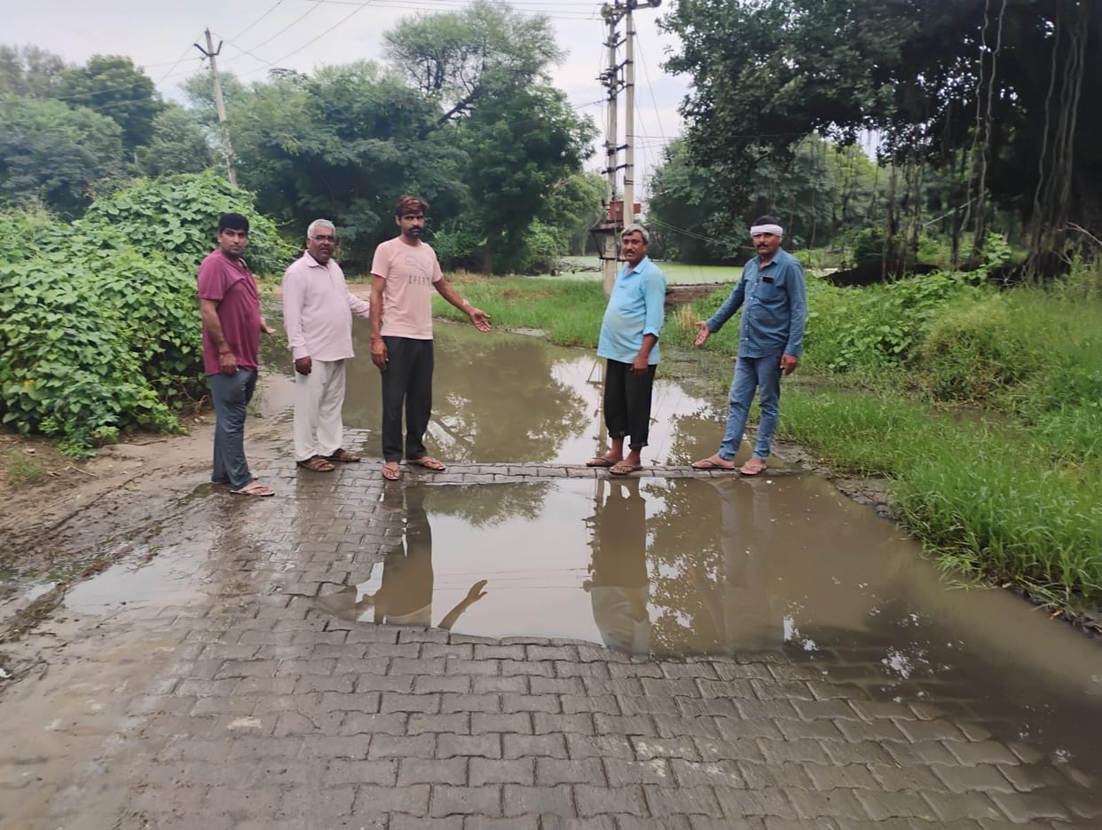People troubled by sewer jam in village Tihara