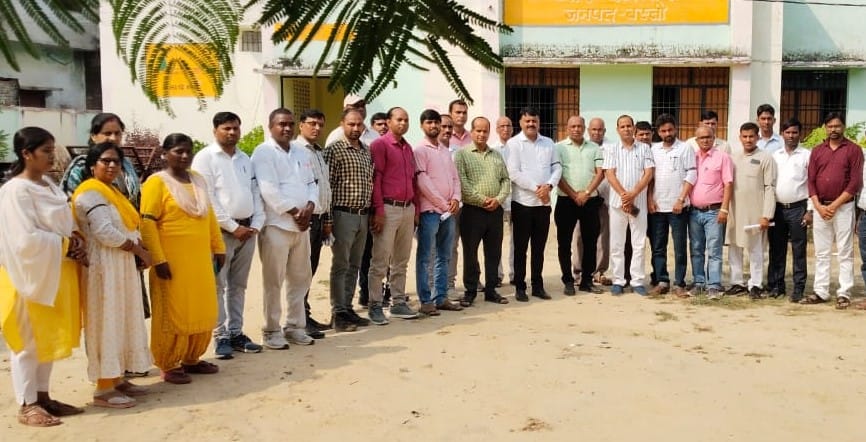 Ateva celebrated Teacher's Day by wearing a black band