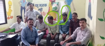 Lokayukta caught bribe taking Panchayat Secretary and associate