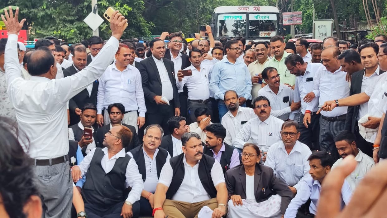 The advocates took out a procession and submitted a memorandum