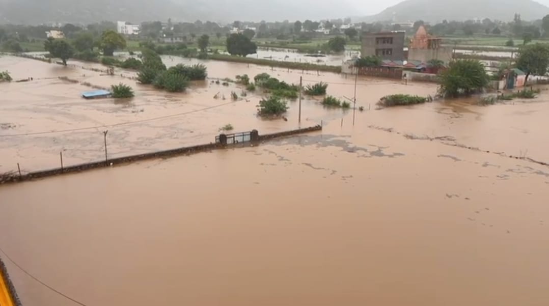 Ajmer News: Water level in Pushkar Sarovar again 27 feet, flood situation in lower settlements