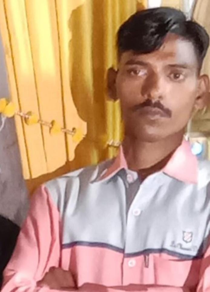 Collision between auto and pickup, driver dies