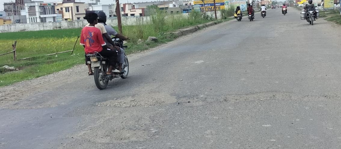 61 potholes in four km stretch, difficulty in driving vehicles