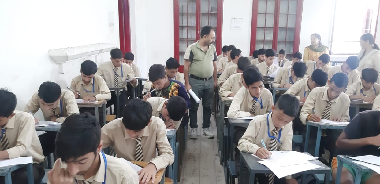 Multiple choice quiz competition organized in children's school