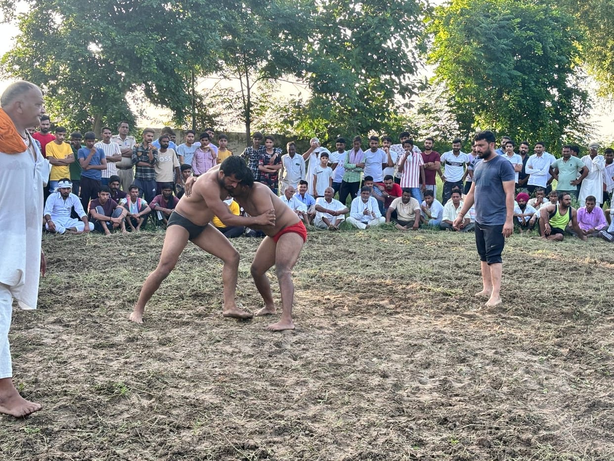Wrestlers clashed in wrestling match organized in Barna, Ankush emerged victorious