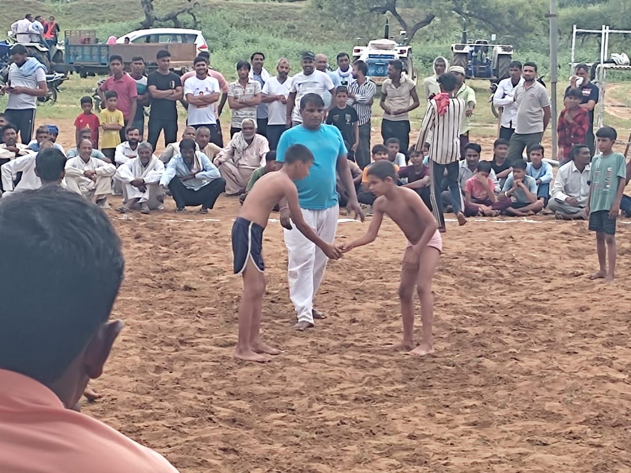 The fight ended in a draw between Narendra Dalwas and Ramesh Baghot