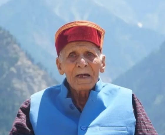 100 year old Prem Singh's birthday celebrated like a wedding ceremony