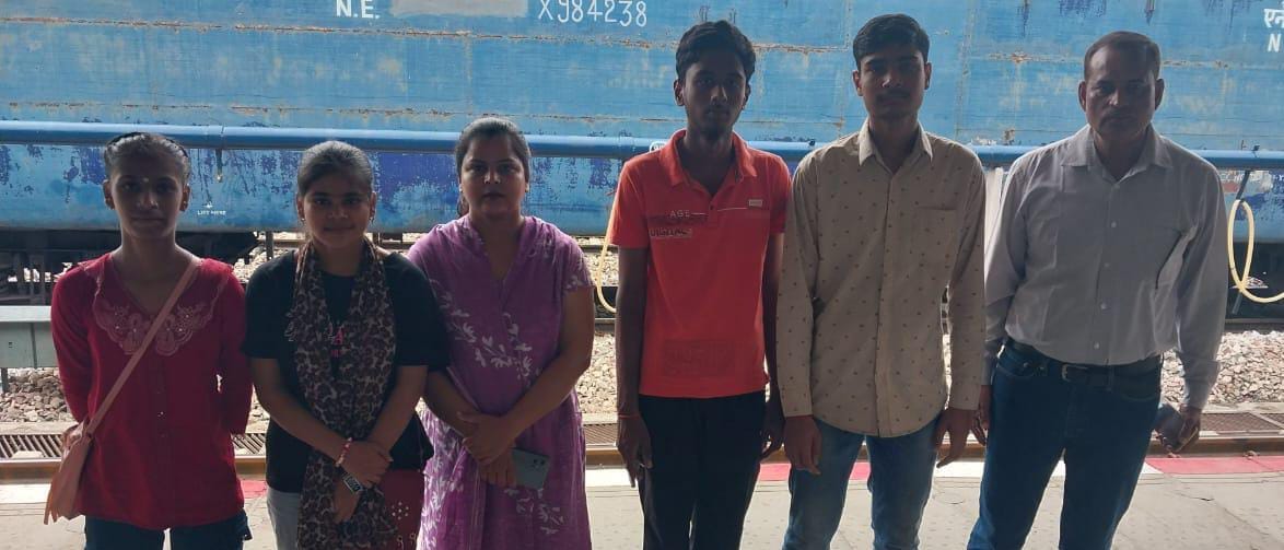 Ojaswa and Dev in badminton and Shubhangi and Riya in TT were selected in the zonal team