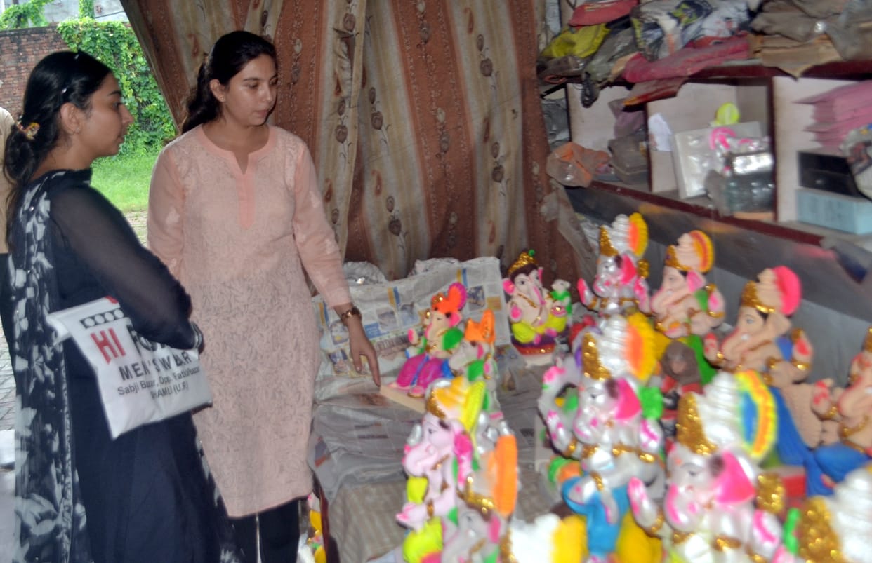 There is increased excitement in the markets due to Ganesh Chaturthi, Bappa will sit today