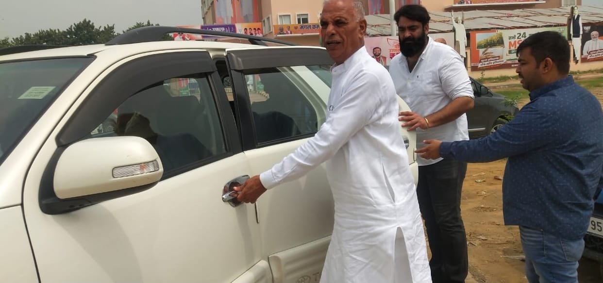Kapoor Singh Narwal in search of BJP ticket from Baroda