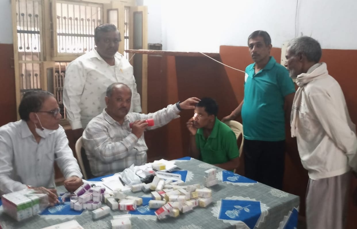 Eyes of 305 people examined in the camp