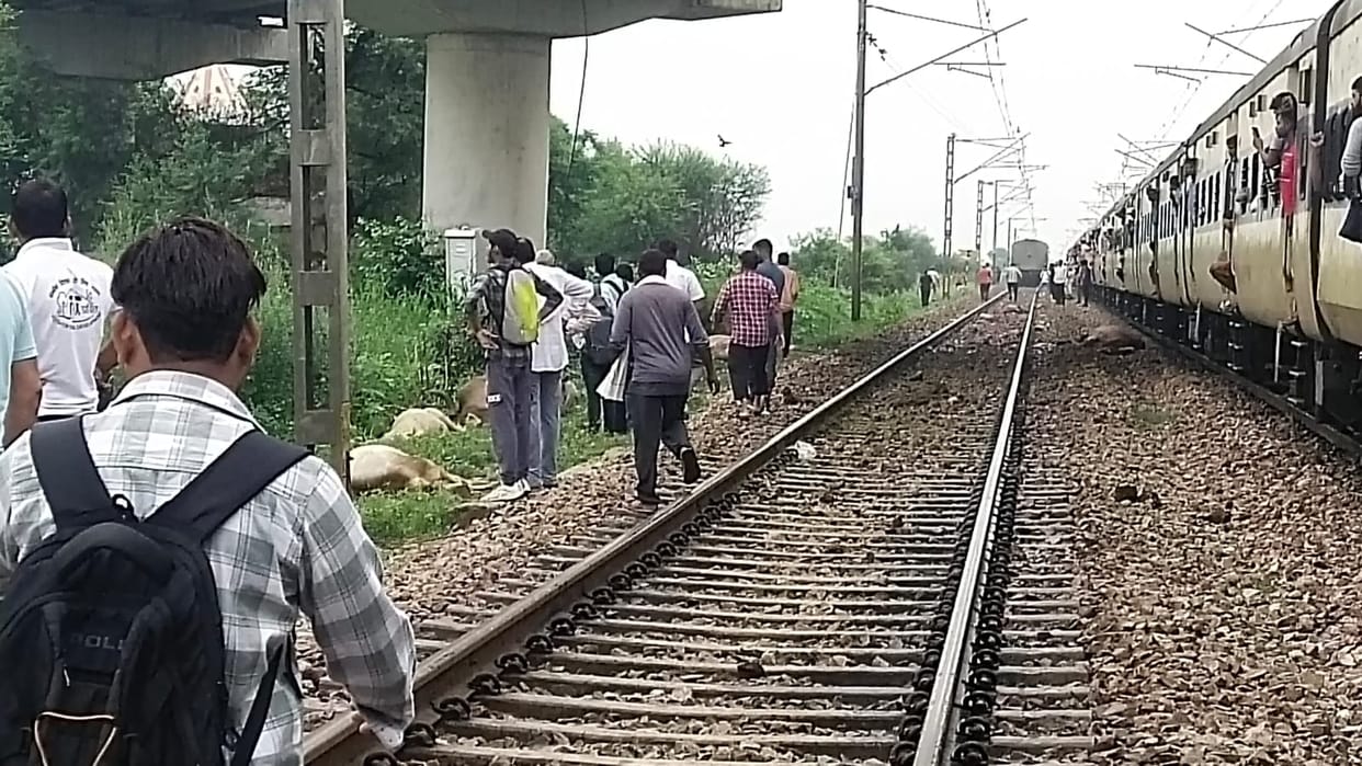 Delhi-Ambala up-down track disrupted for one hour, many trains affected