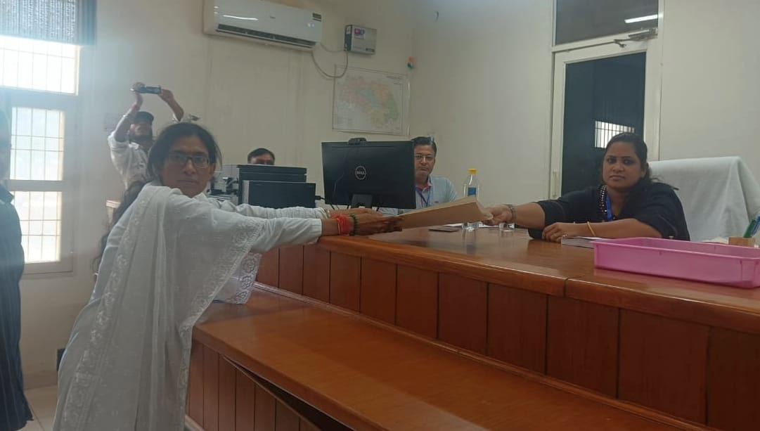 Independent candidate filed nomination on the third day