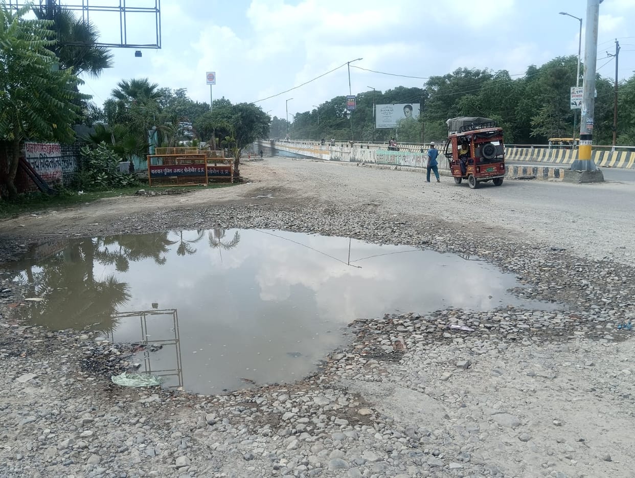 In the name of repairing the connecting road, they left after putting stones