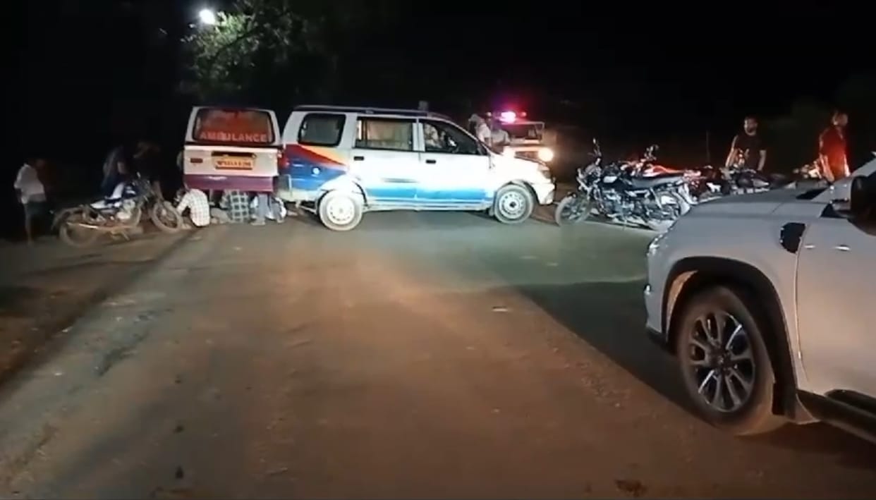 A jam was created by placing a dead body in front of Mission Hospital in Khurai, Sagar