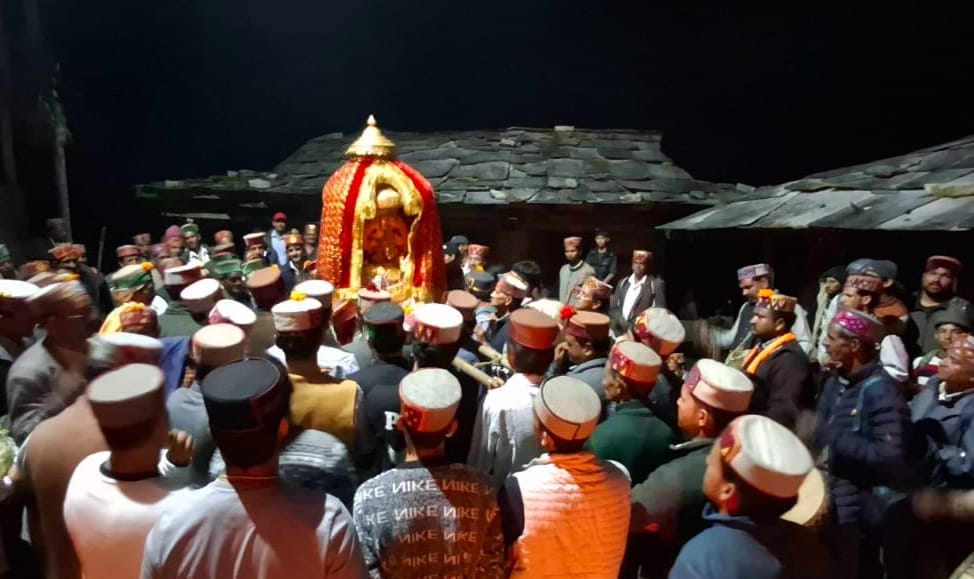 Hoom celebrated in Raila village, evil powers were driven away by lighting torches