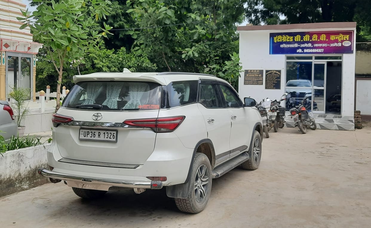 Vehicles of the person who defrauded Rs 2.85 crore seized, property searched