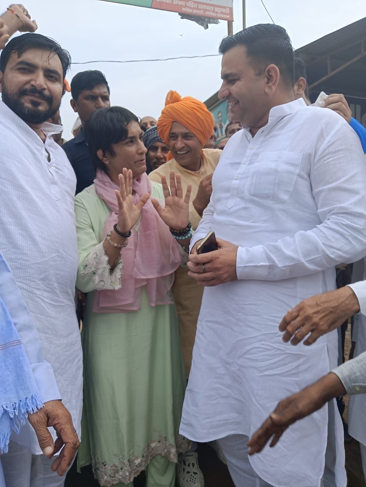 Vinesh's convoy travelled 16 kms, was welcomed in seven villages