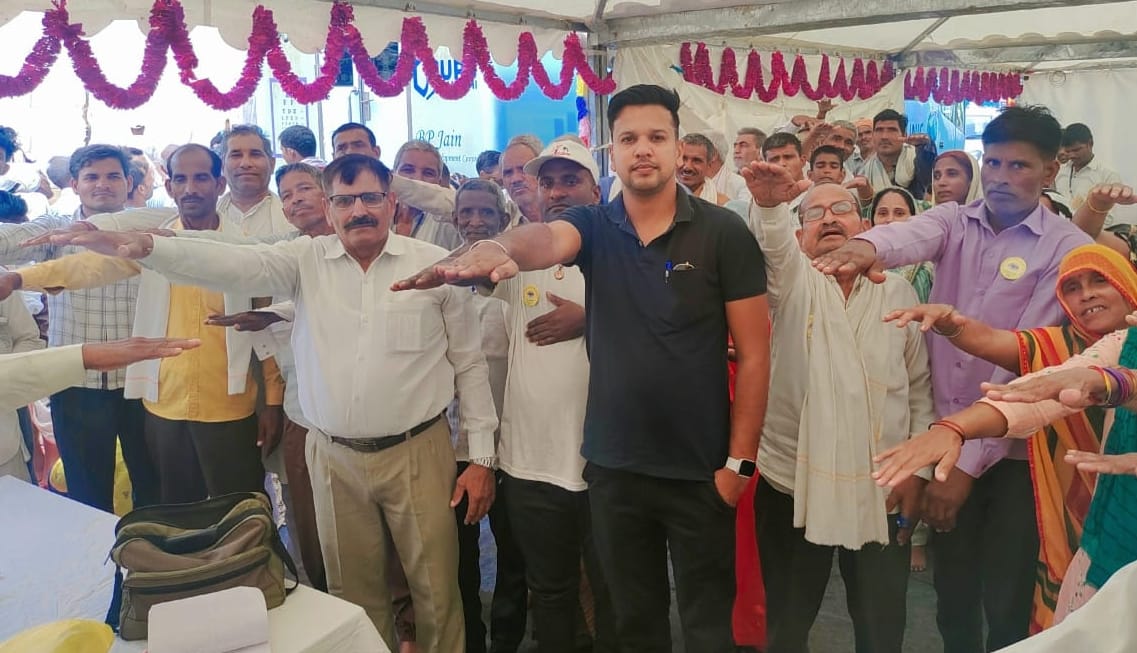 Migrants administered oath to vote
