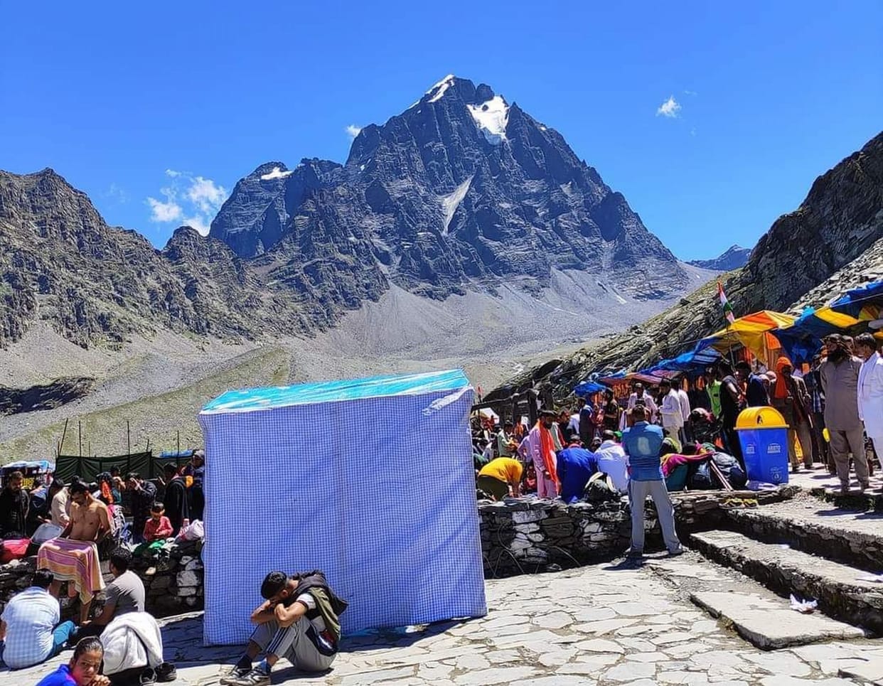 Descendants of Trilochan Mahadev will follow the tradition of breaking Dal Lake on Tuesday afternoon.