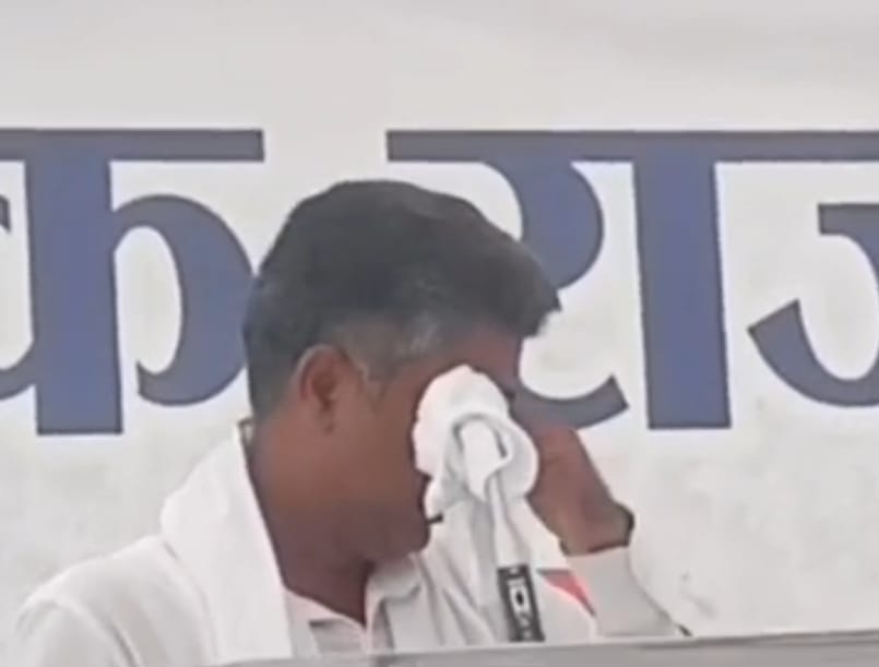 Aditya Devi Lal joins INLD, gets emotional on stage and says - I am broken, please support me
