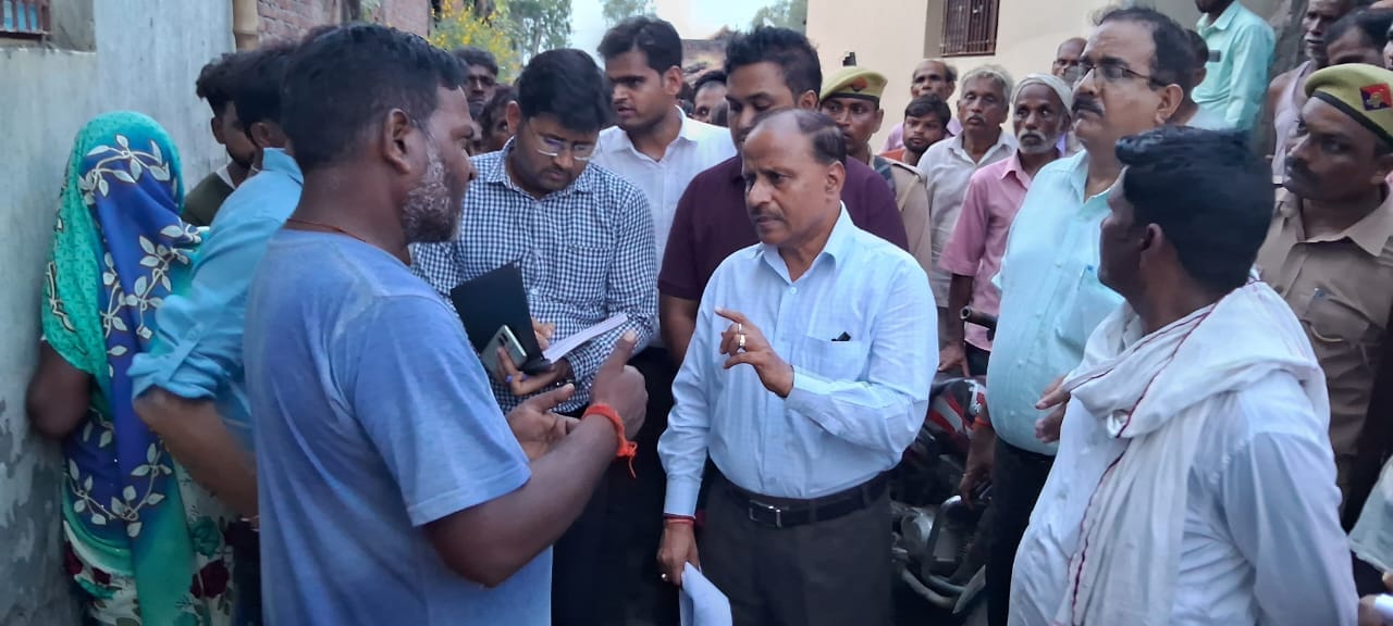 DM reached Baskheda and assured help to the family of the deceased