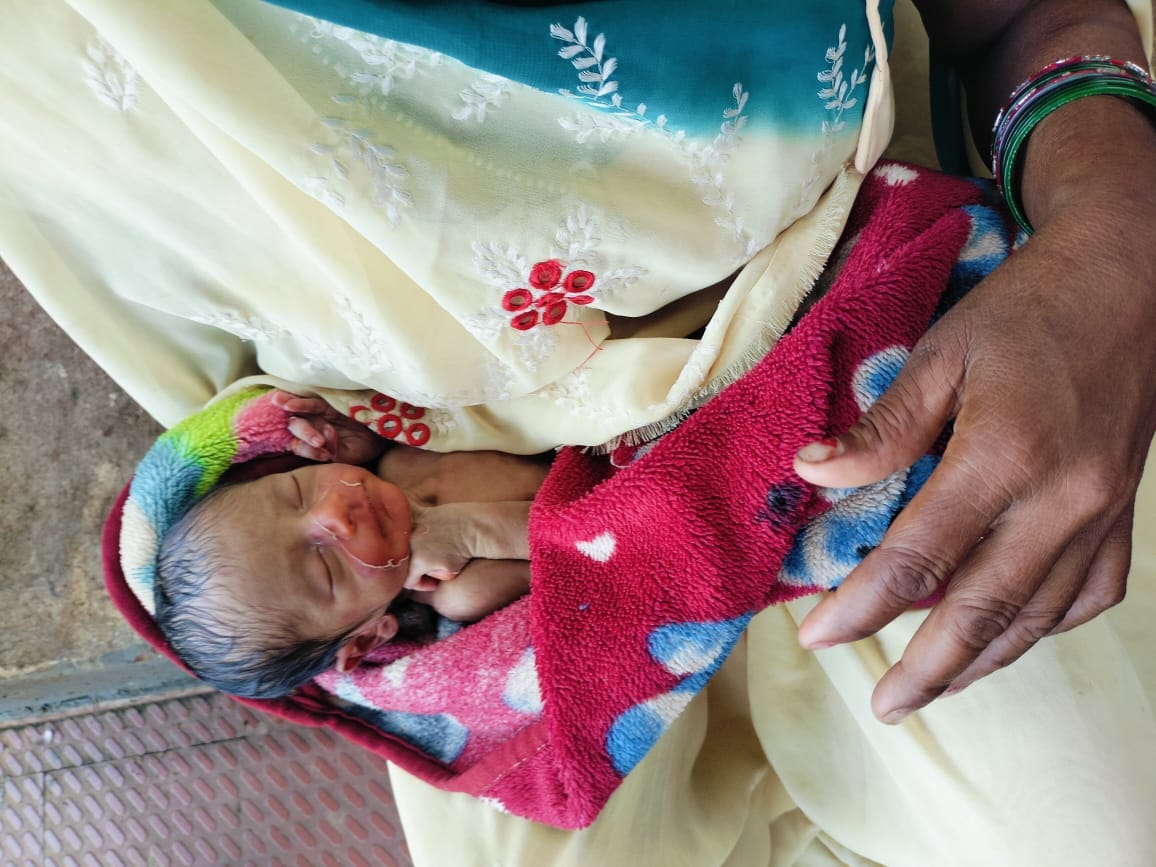 मासूम की पुरानी तस्वीर