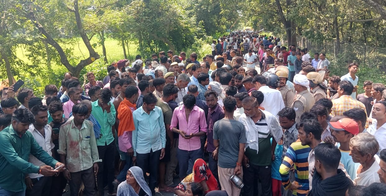 Angry villagers said- the forest department should catch the tiger or leave the decision to us
