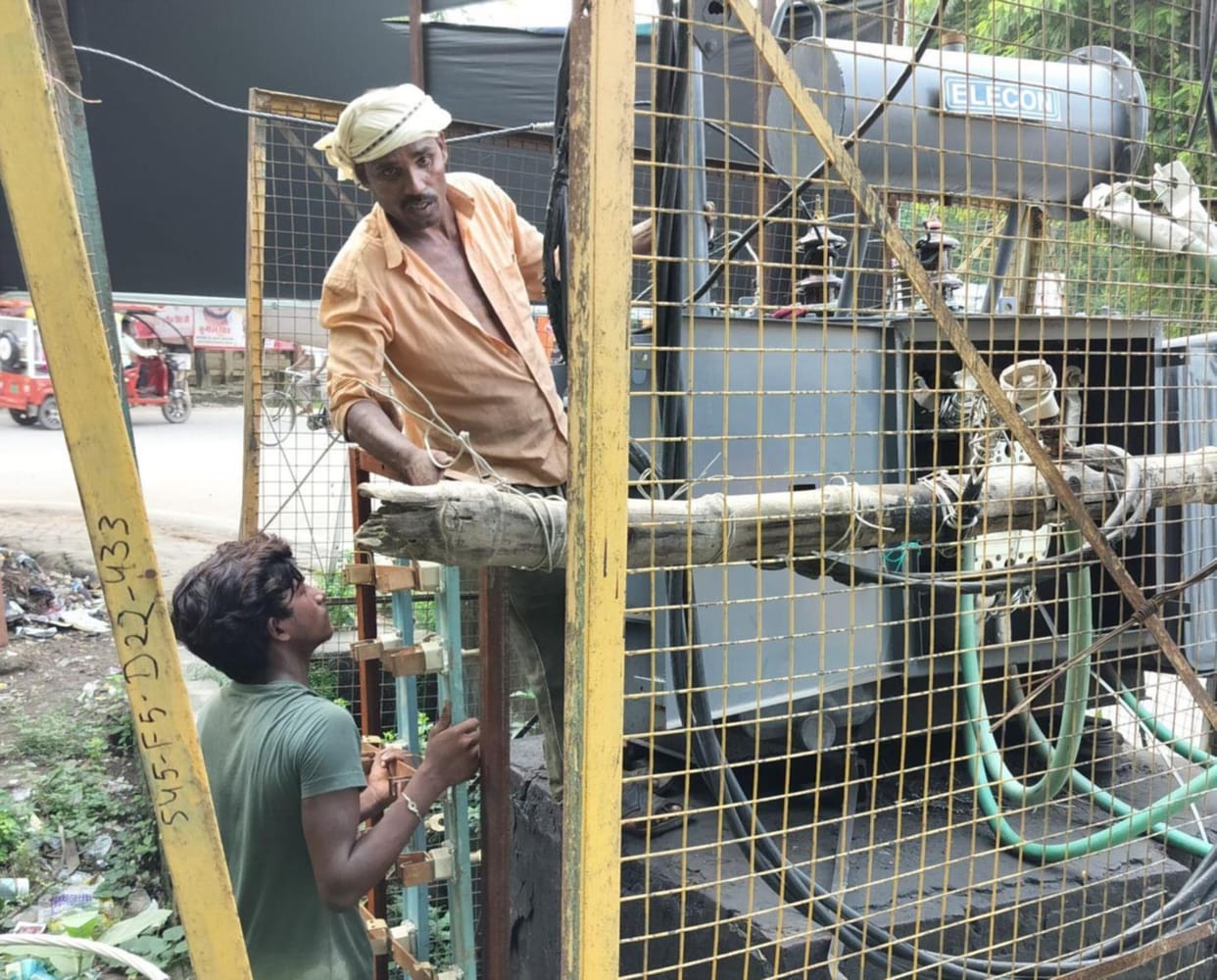 Electricity is failing, people are troubled in the heat