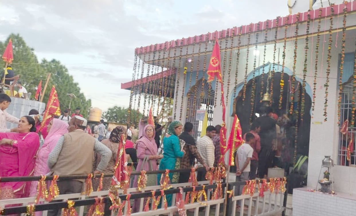 40 thousand devotees took a dip of reverence in Kunjar Mahadev temple.
