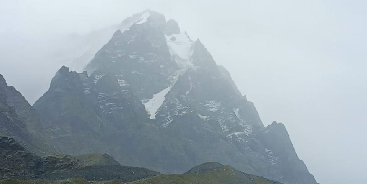 Cold increased due to snowfall on the mountains of Sach Pass, Khajua Bihali