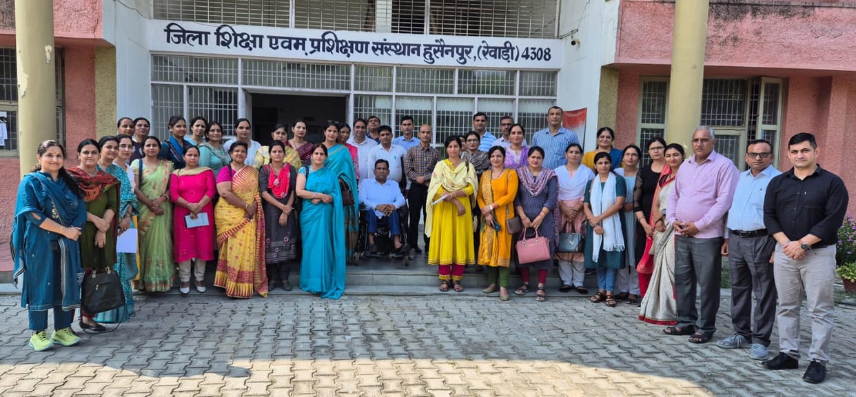 Trained 575 TGTs and 215 school heads of the district