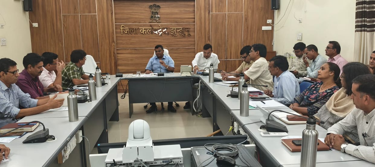 Jhunjhunu News: Be ready for the interests of the common people – Collector said in the meeting with officials