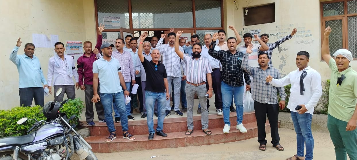 Employees will protest against NPS and UPS by wearing black bands