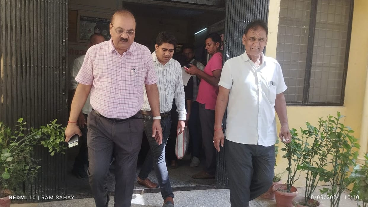 Four doctors found absent in Katehari CHC, salary deducted