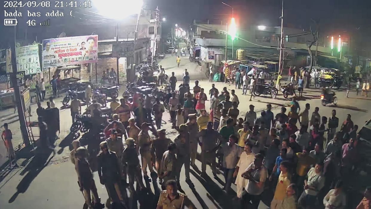 There was a ruckus when the police stopped the car of the former district president