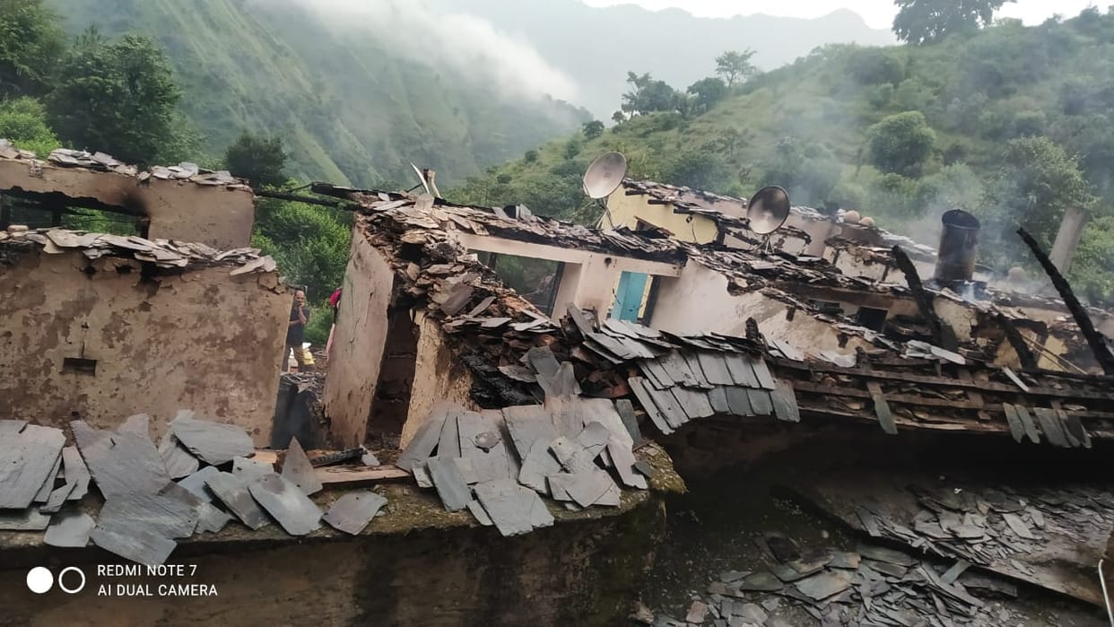16 room house of three brothers burnt to ashes due to fire in Maseran