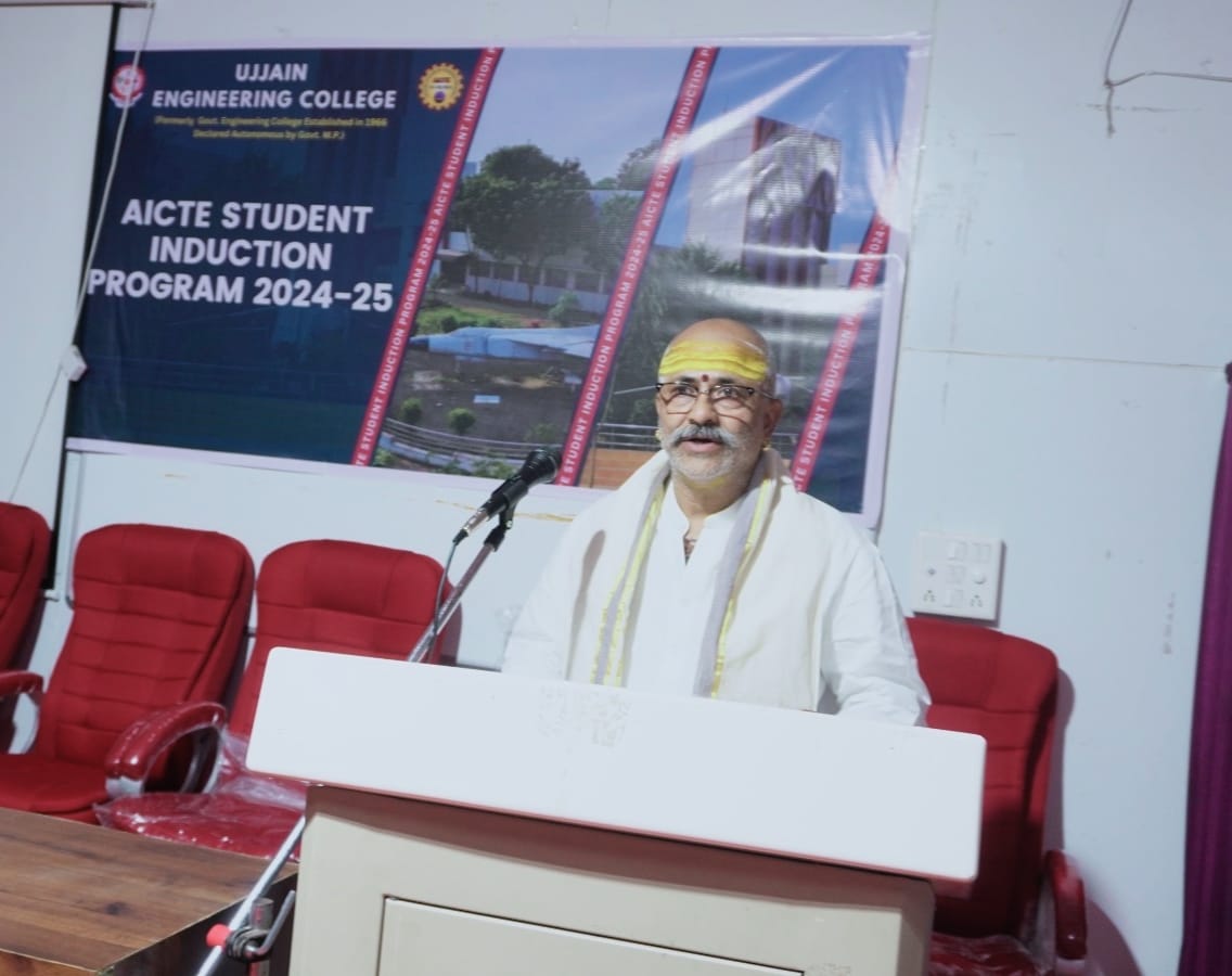 Ujjain AICTE student induction program Dr. Musalgaonkar says problem of unemployment is not government-created