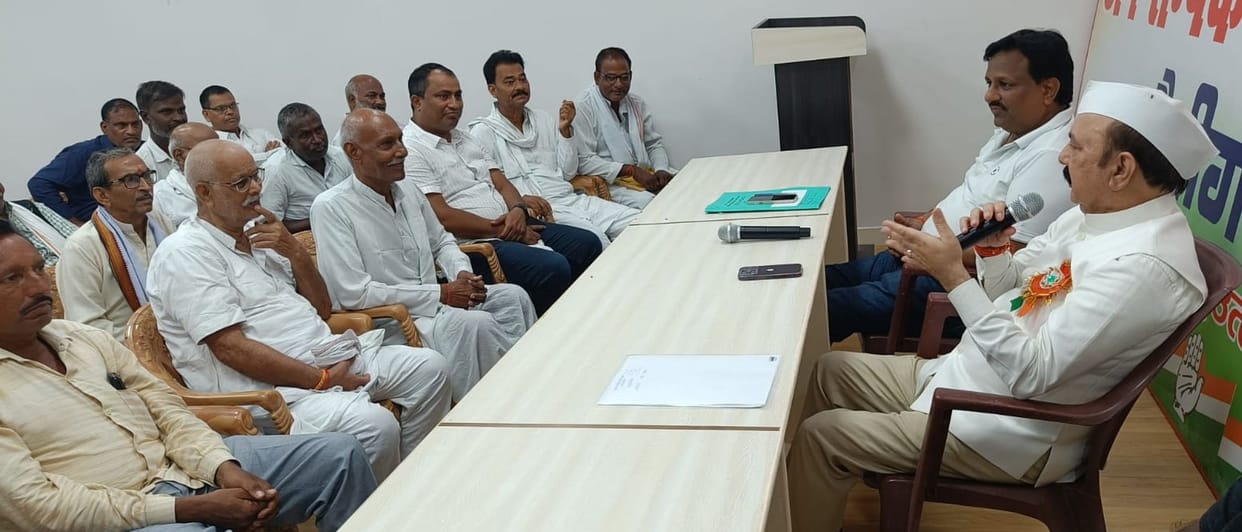MP listened to people's problems in Janata Darshan