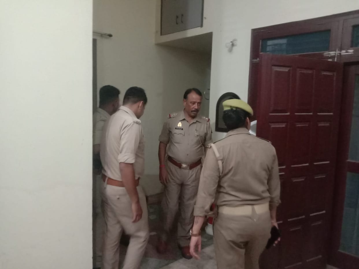 The dead body of a woman was found lying on the bed in the room