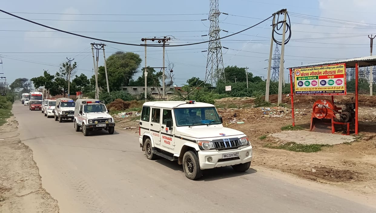 Police along with RPF soldiers took out flag march in villages
