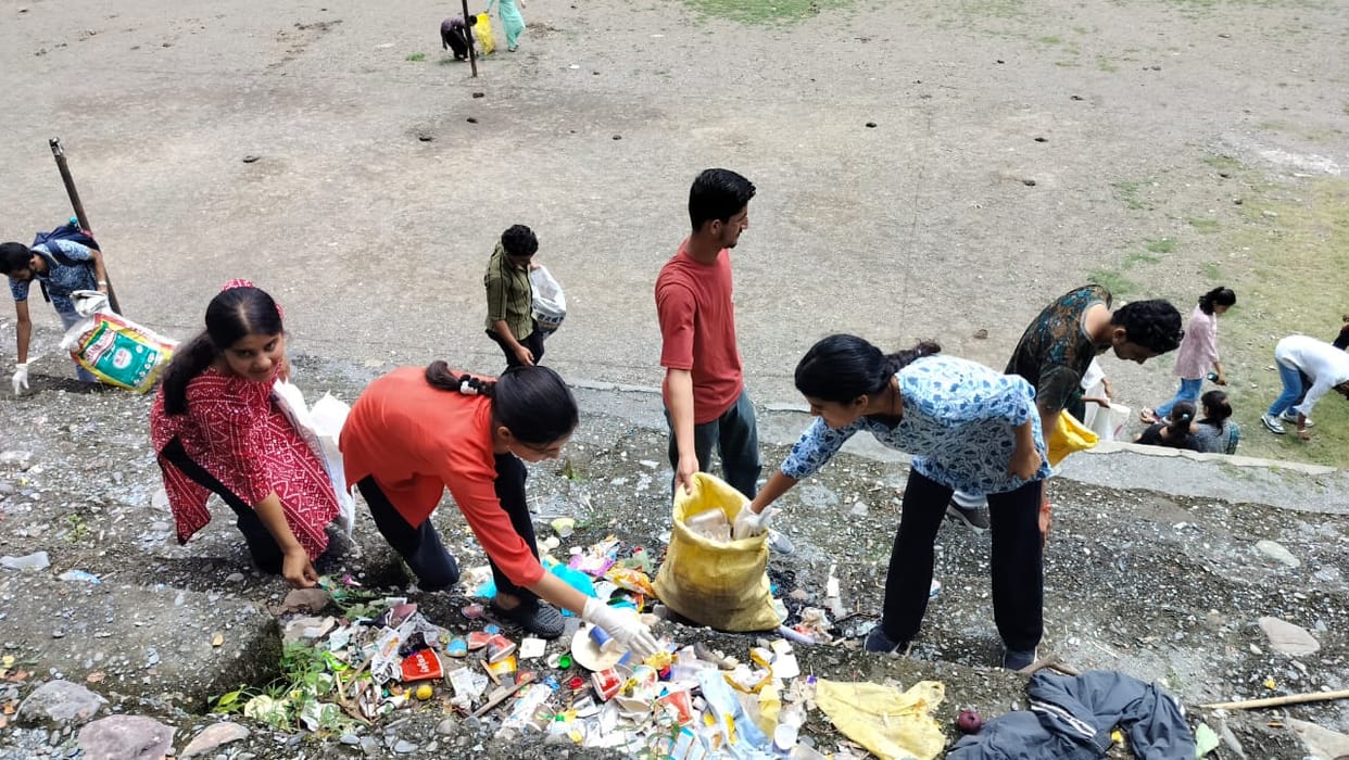 swachta abhiyaan organised in dadhahu college