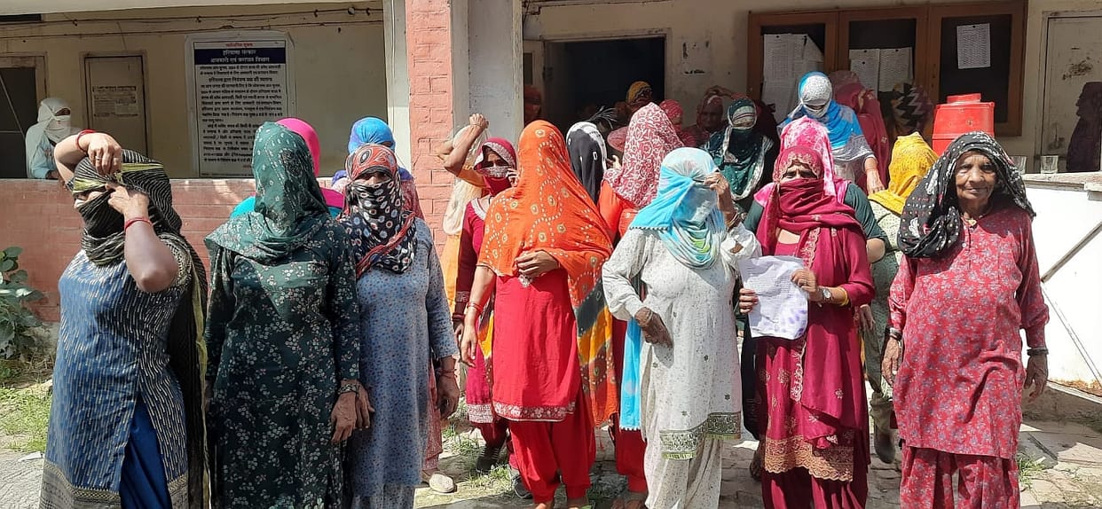 Demand to close liquor shop in Malvi village