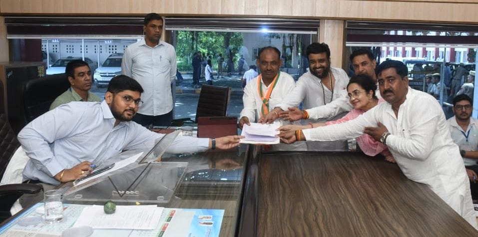 14 candidates including JP Dalal from Loharu, Kapoor Singh Valmiki from Bawanikheda filed nominations.